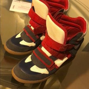 Pair wedge heel sneaker 👟 shoe 👠